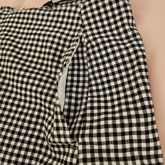 Urban Outfitters Black and White Mini Pencil Skirt With Pockets - Picture 3 of 5